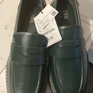 Never before worn with tags attached Forest Green ZARA Lug Sole Penny Loafers
